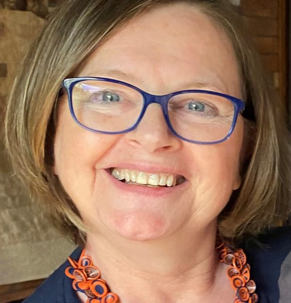 https://deehopkins.com.au/wp-content/uploads/2024/11/Dee-Hopkins.jpg